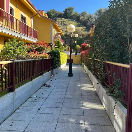 En Comillas-garden In شقة *