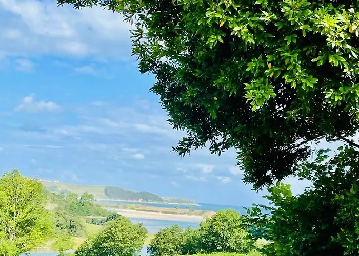 En Comillas-garden In