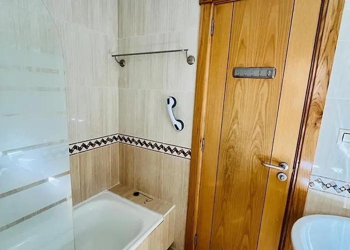 En Comillas-garden In * كوميلاس