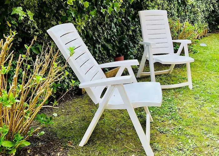 En Comillas-garden In Apartment