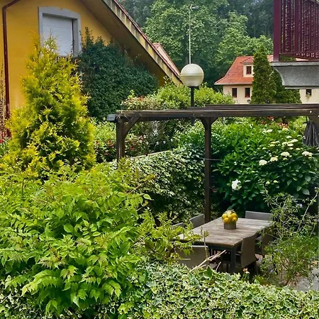 En Comillas-garden In Apartman *